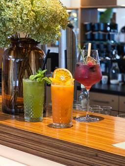 Mixing Healthy Mocktails 2 Mixing Healthy Mocktails 2