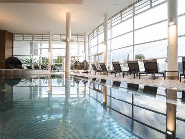 Indoor pool REDUCE Hotel Vital***S