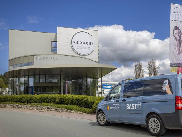 BAST in front of the REDUCE Kurhotel 1