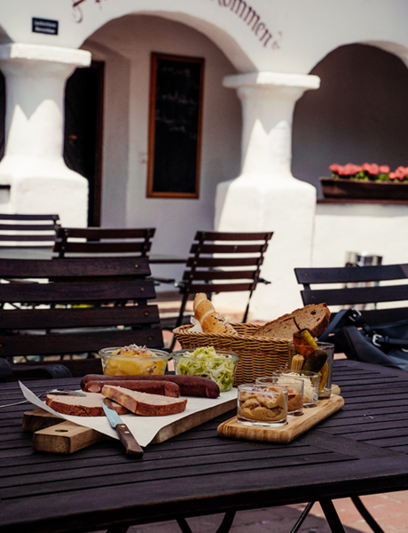 Moorochsenjause in the Arkadenheuriger (C) REDUCE health resort