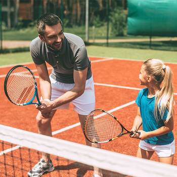 Playing tennis in Bad Tatzmannsdorf