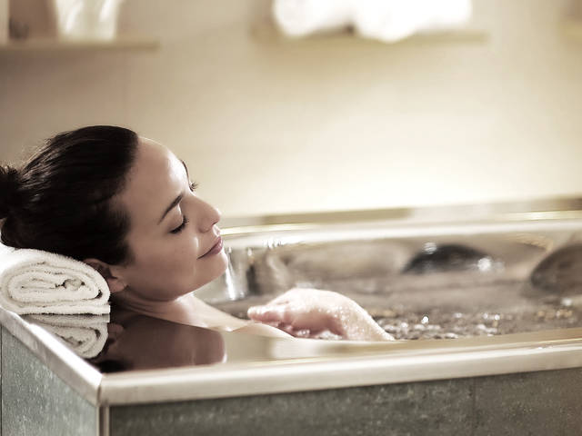 Carbonic acid bath in Reduce health resort