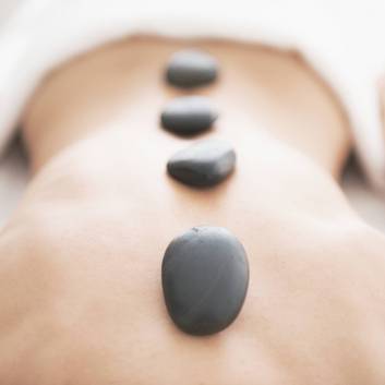 Hot stone massage at REDUCE Hotel Thermal ****S