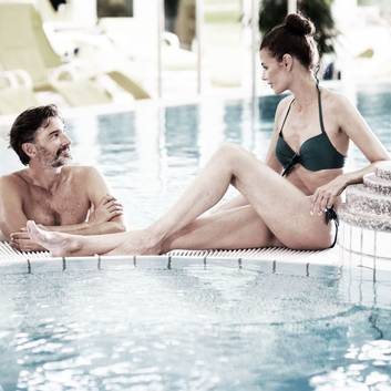 Couple in the spa at REDUCE Hotel Thermal ****S in Bad Tatzmannsdorf in Burgenland