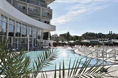Outdoor pool at REDUCE Hotel Vital ****S in Bad Tatzmannsdorf