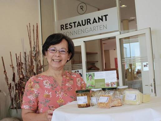 Mrs. Shu-Chen with her tofu