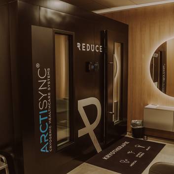 Cryotherapy in the cold chamber 