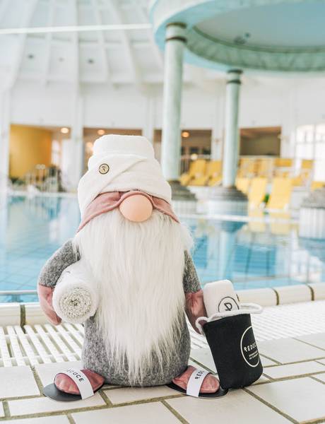 Elves at the Hotel Thermal