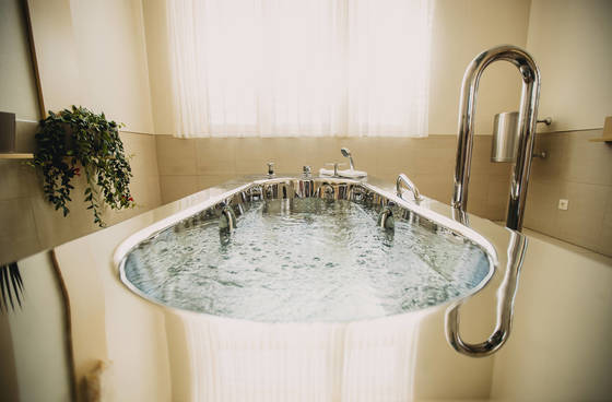 Carbonic acid bath in the REDUCE health resort © Karl Schrotter 